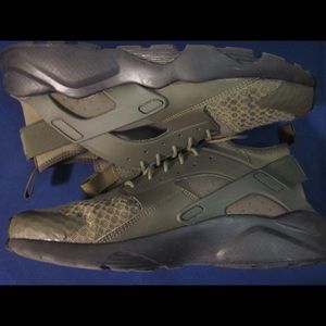 Nike Air Huarache Wheat Flax Size 10.5 Mens 819685-202